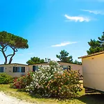פארק נופש Arena Mobile Homes מדולין