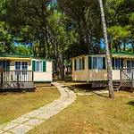 פארק נופש Arena Mobile Homes 2*