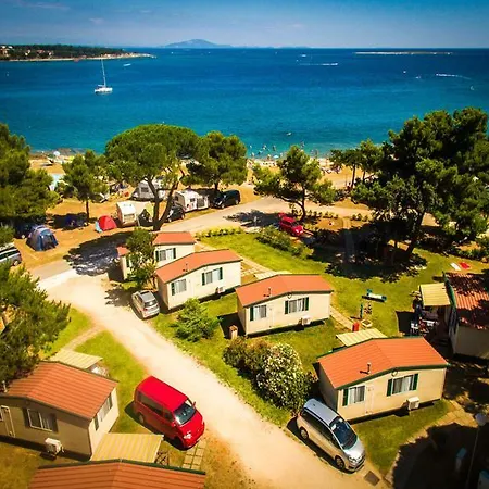 Parco vacanze Arena Mobile Homes 2*