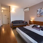Arena Mobile Homes Tatil parkı 2*