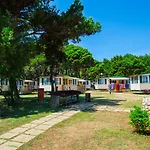 Arena Mobile Homes Tatil parkı 2*