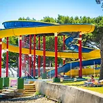 Arena Mobile Homes Tatil parkı 2*