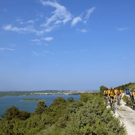 Holiday park Arena Medulin Mobile Homes 2*