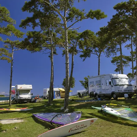 פארק נופש Arena Mobile Homes 2*